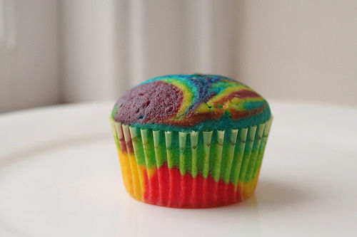 rainbow tie dye cupcakes