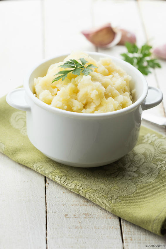 Healthy Parmesan Mashed Cauliflower - and the secret to making fluffy, delicious mashed cauliflower that tastes JUST like mashed potatoes!