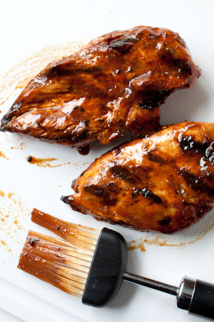 Simple Kansas City-Style Homemade Barbecue Sauce Recipe - only 70 calories per 2 tablespoons