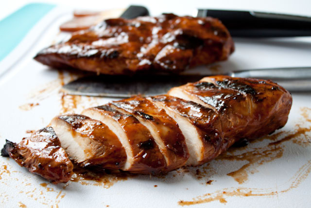 Simple Kansas City-Style Homemade Barbecue Sauce Recipe - only 70 calories per 2 tablespoons