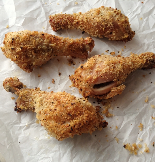 Buttermilk Oven "Fried" Chicken Recipe! This is the best, crispiest faux fried chicken - from the Skinnytaste Cookbook by Gina Homolka! Use chicken drumsticks and coat them in a homemade panko breadcrumb mixture, then bake them for the most tender "fried" chicken ever! 
