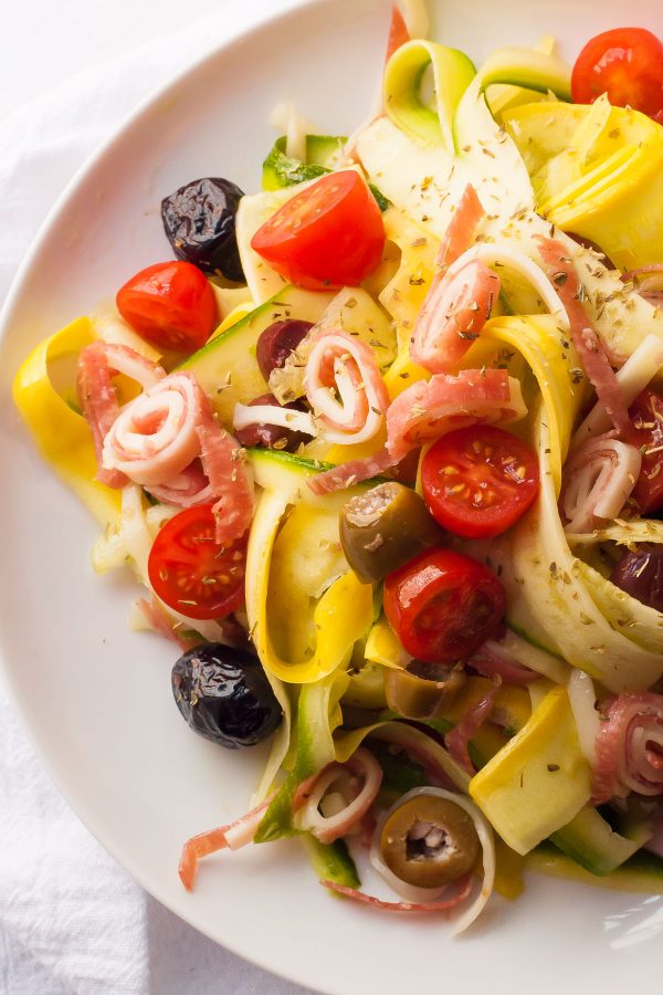 15 Minute Zucchini Noodle Salad with Salami, Provolone and Olives - This spring salad recipe is low-carb and tastes just like an Italian antipasto plate!