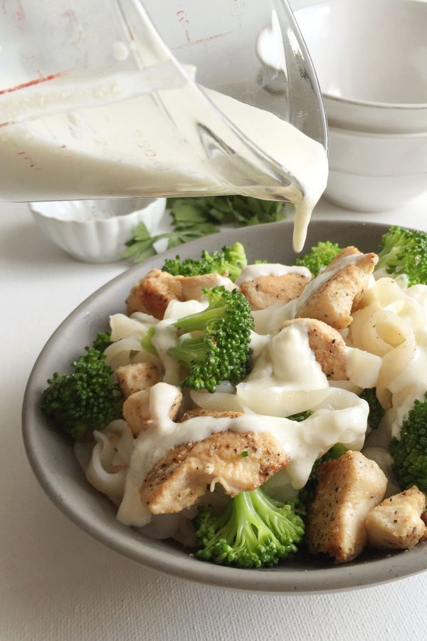 Healthy Chicken Broccoli Fettuccine Alfredo - Chicken, broccoli, and fettuccine with a deliciously creamy and light alfredo sauce recipe (377 calories)! Everyone loves this classic comfort food makeover!