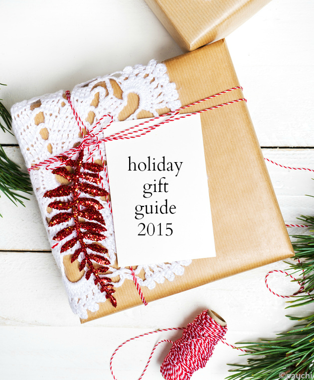 Andie Mitchell's Holiday Gift Guide 2015! Gifts for everyone you know and love - food gifts, cooking gifts, books, and more! Read more on AndieMitchell.com