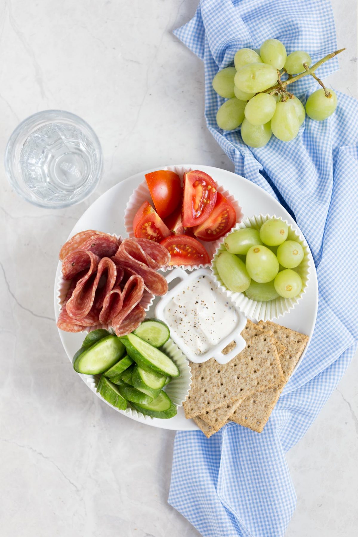 Adult Lunchable! Make your own delicious, healthy lunchable with salami (any deli meat), Arla cream cheese, sliced vegetables, and crackers! Great for a kid friendly school lunch 