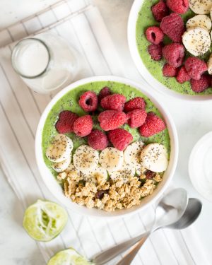 Superfood Green Smoothie Bowl