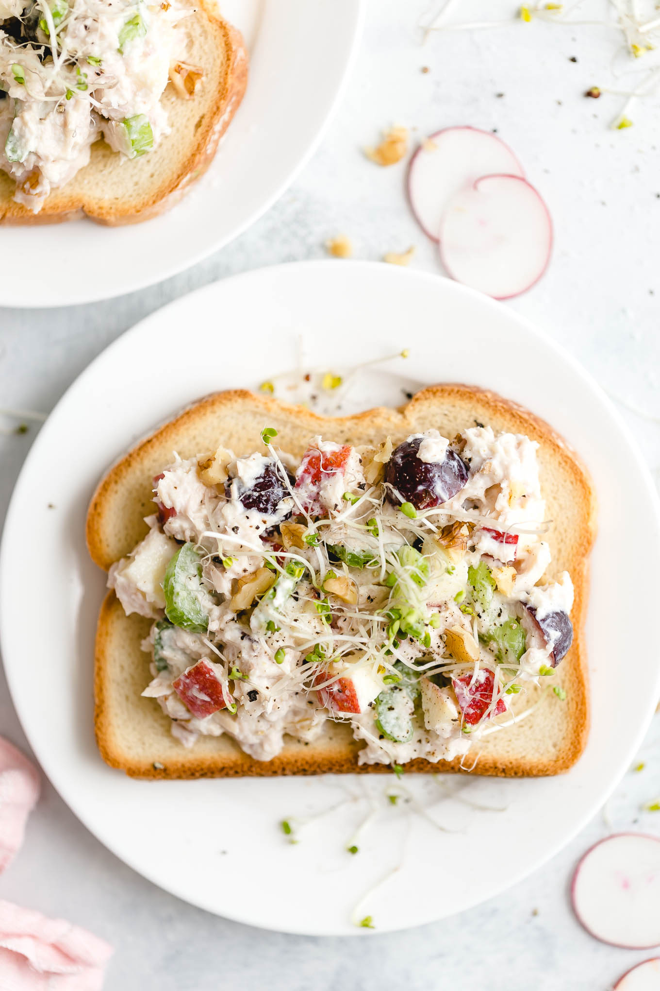 healthy tuna salad recipe with nonfat greek yogurt, apple, celery, grapes, and walnuts